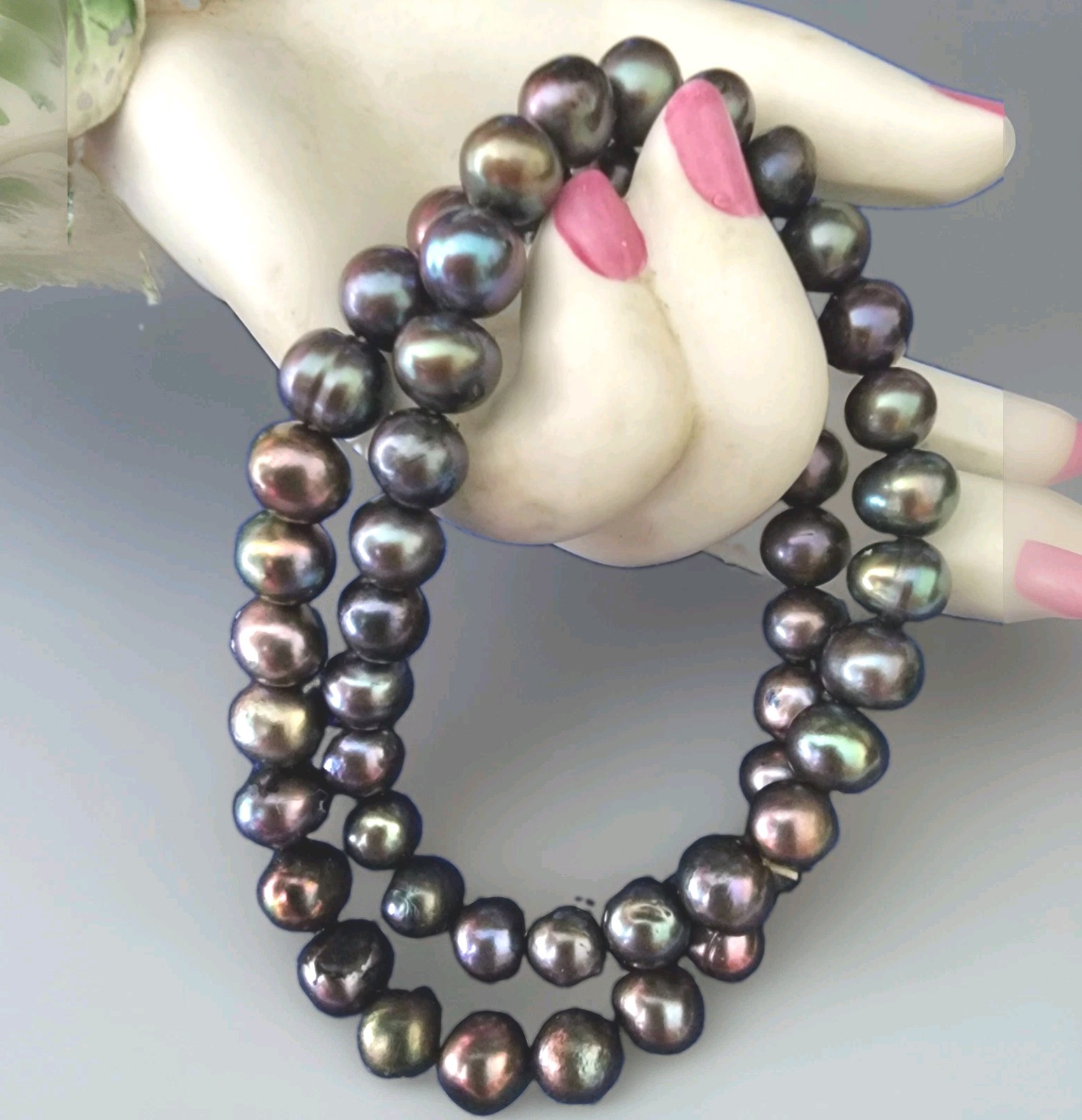 LUMINOUS PEARL 2 BRACELETS W./SHADES OF PURPLE, GREEN, BLUE & LAVENDER (Stretch)