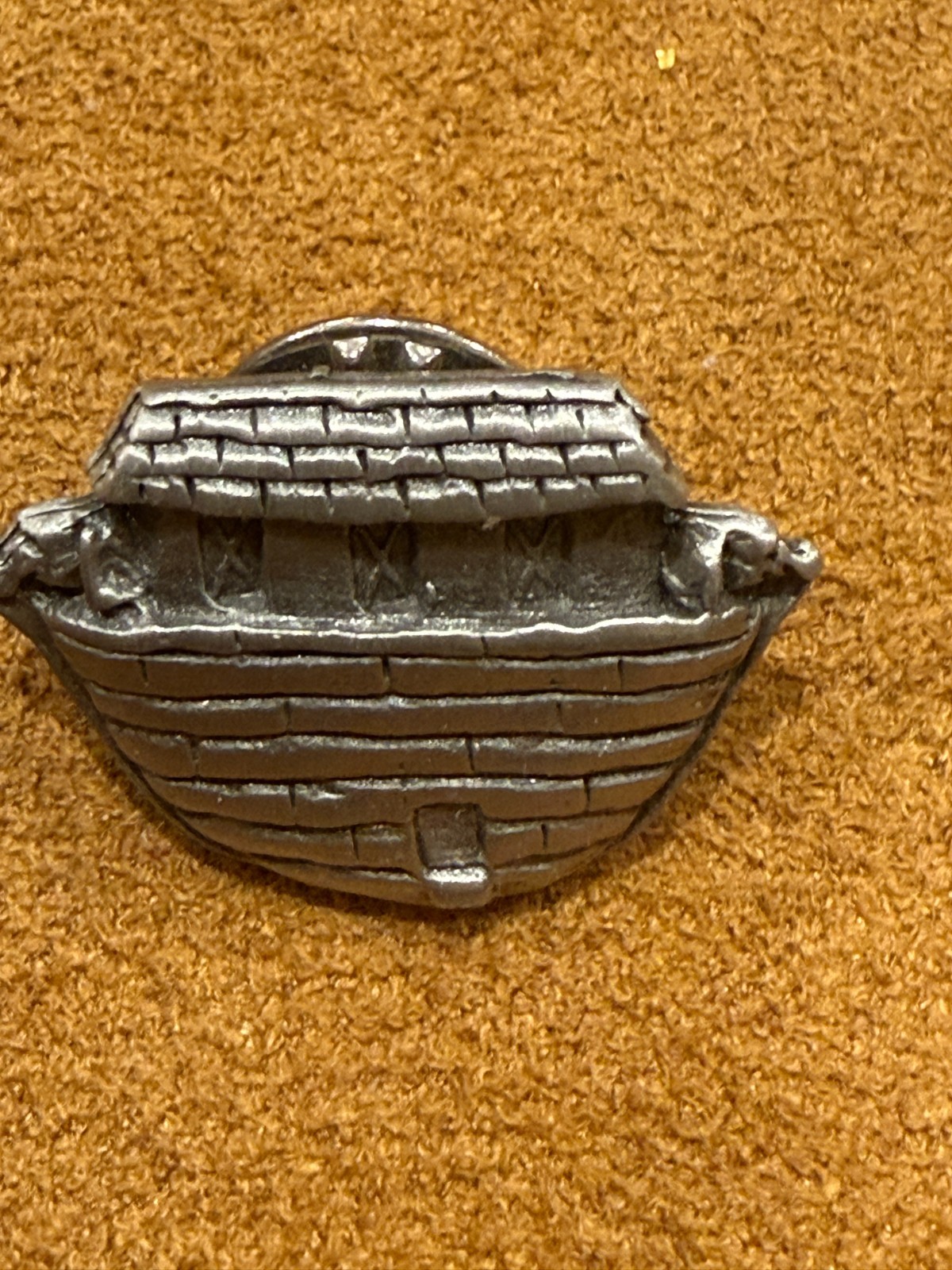 VTG Noah’s Ark Pewter Floating House Boat Silver-Tone Metal Alloy Lapel Pin 7320