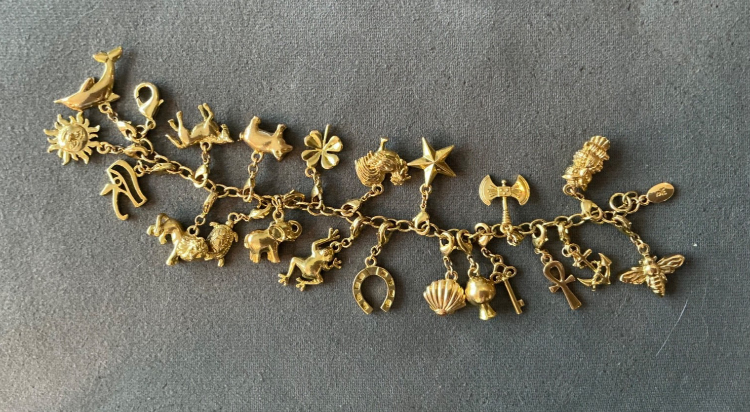 Gold tone Heavy Charm BRACELET with individual Removable Good Luck charms 🍀