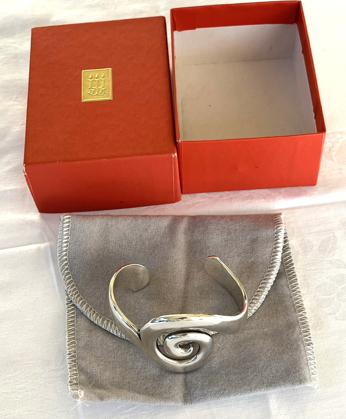 Retired JAMES AVERY Swirl Sterling Silver Bangle Bracelet 50.5g New in Box w/Bag