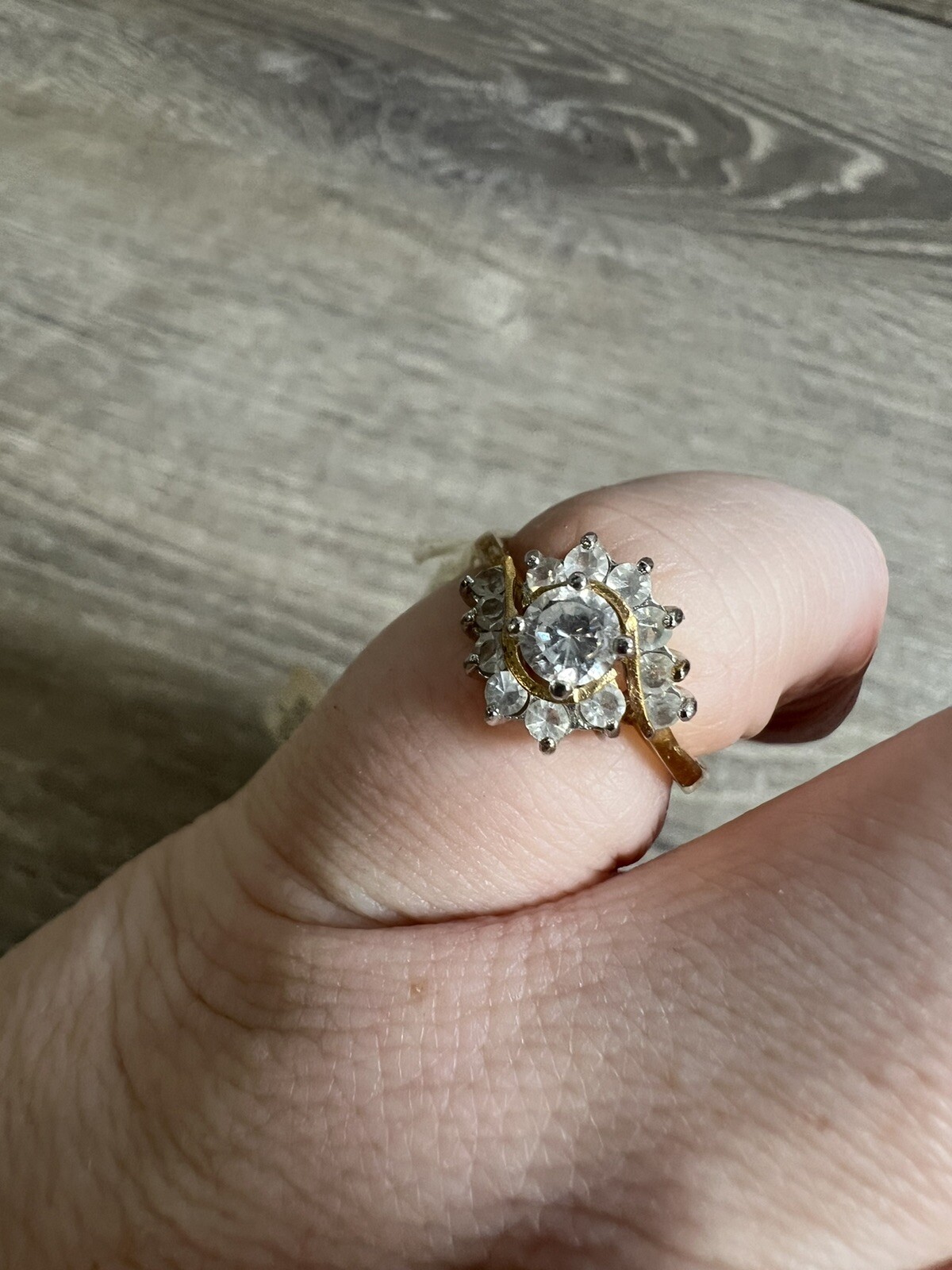 vintage clear stone ring Womens size 6 Engagement Wedding Band Jewelry bin 43