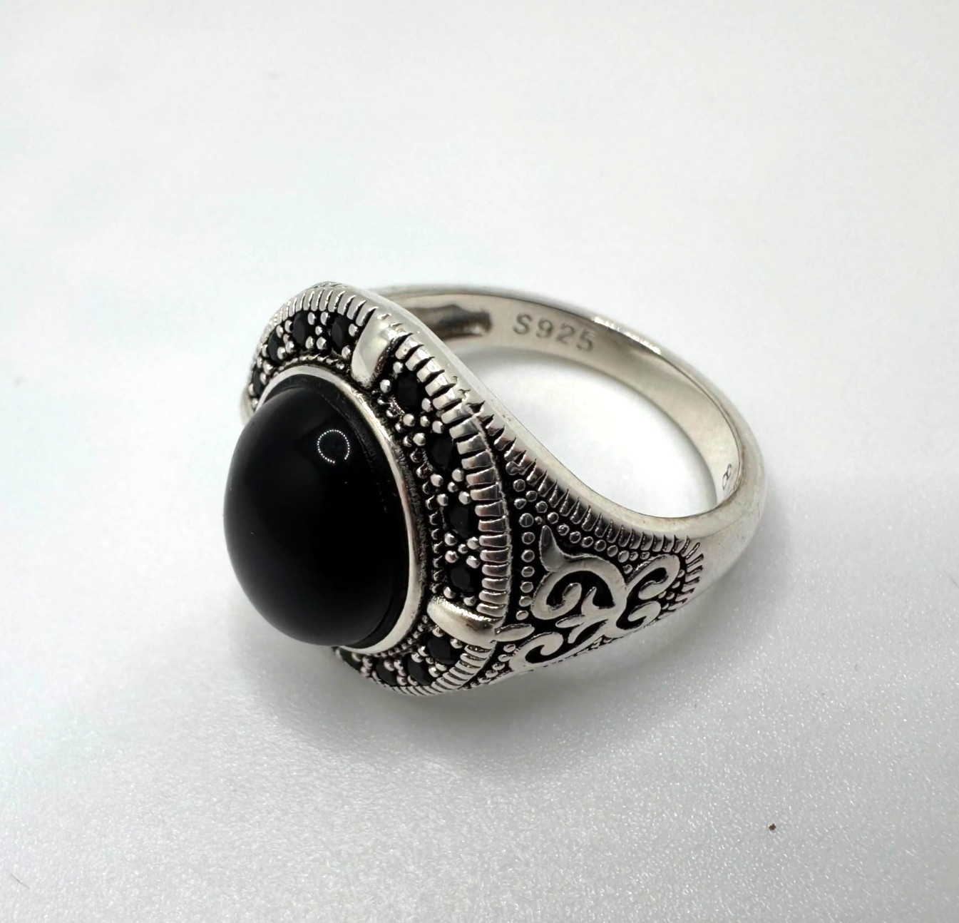 Vintage 925 Sterling Silver Statement Gents Onyx Engraved Signet Time Gothic