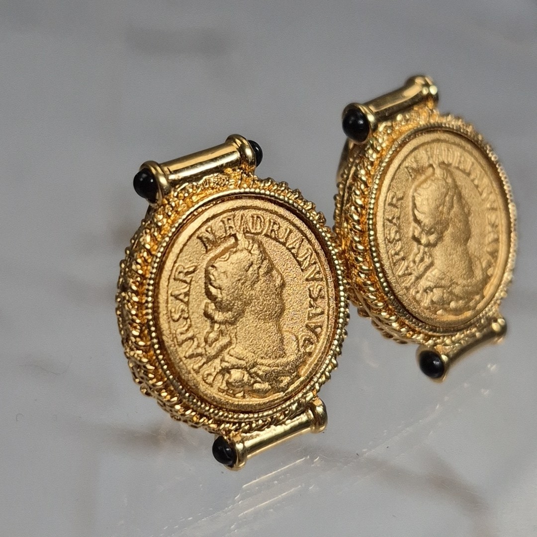Amazing Unsigned Yellow Gold Plated Faux Coin Black Glass Clip On Earrings