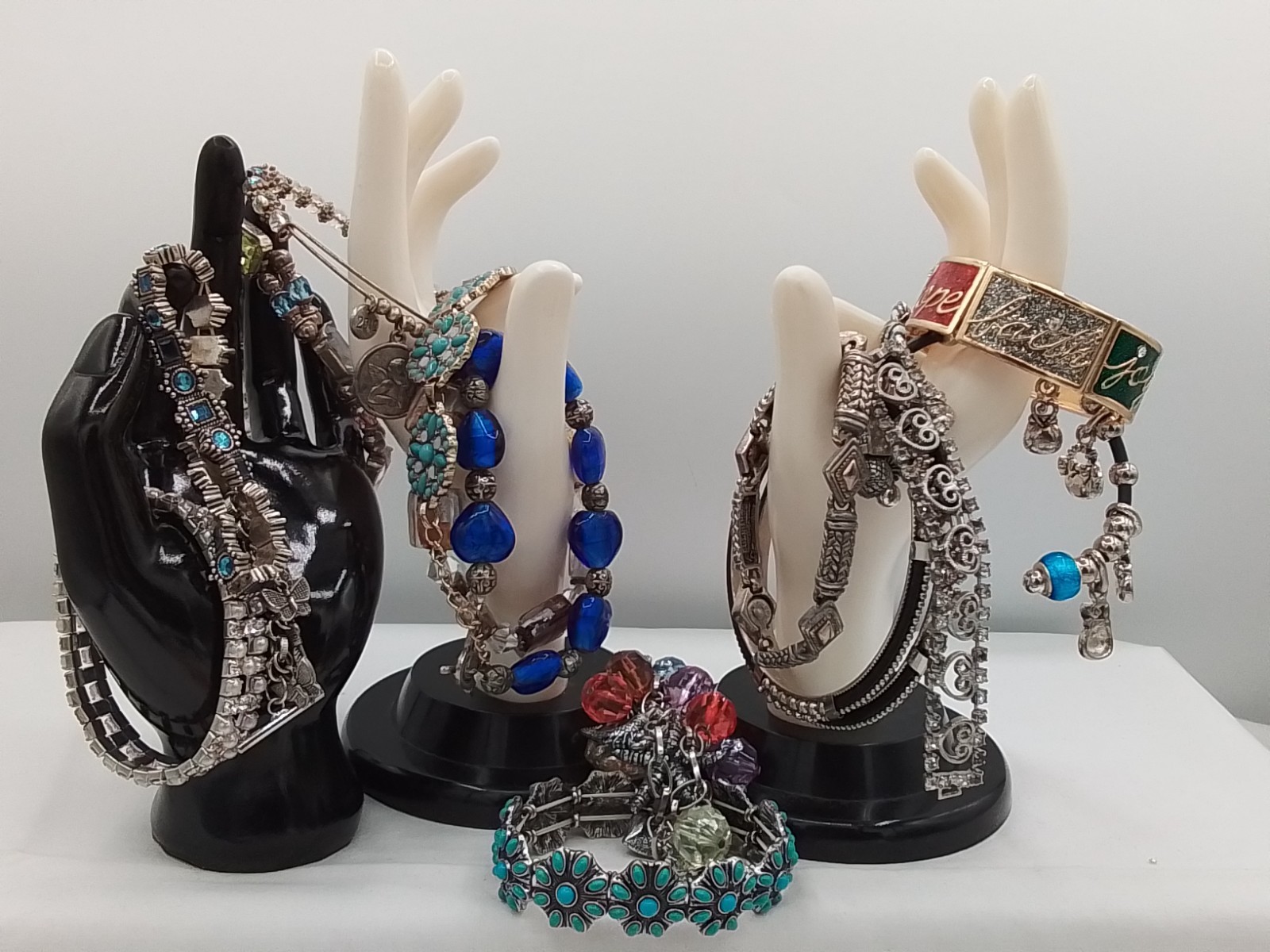 16 LOT R VINTAGE ESTATE BRACELETS TENNIS TOGGLE CHARM STRETCH BANGLE VARIETY