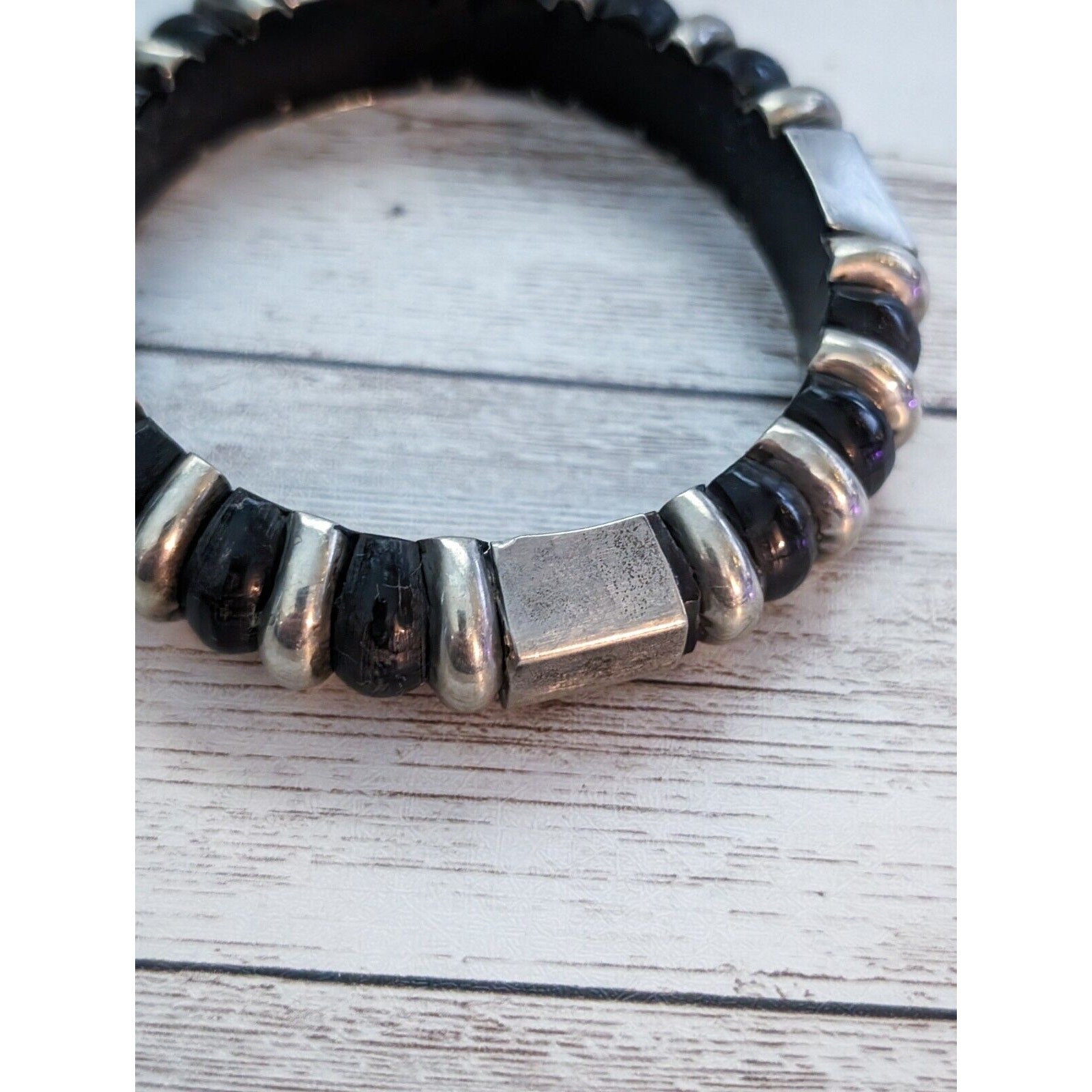 Vintage Bracelet Chunky Black & Silver Tone – Marks and Signs of Wear