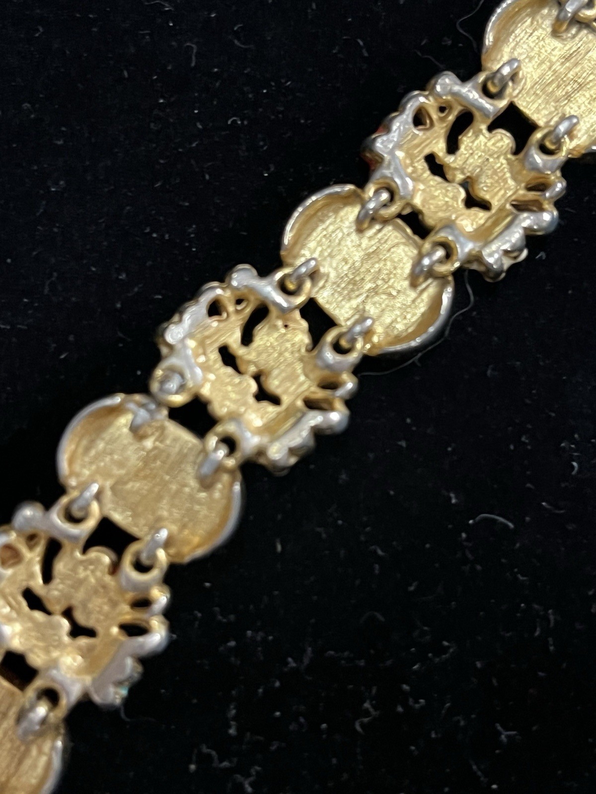 Camrose & Kross JBK Cameo Flower Stone Bracelet 7.25” Long AS IS For Repair