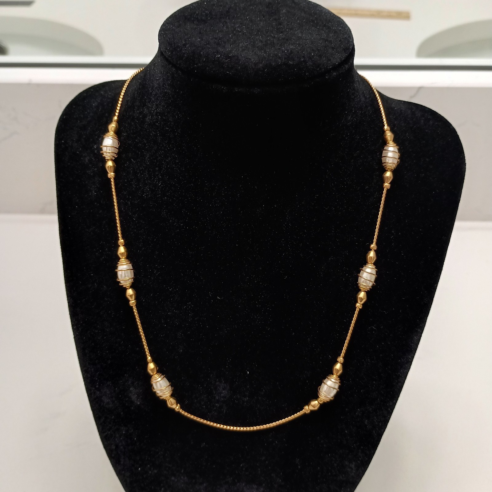 Vintage Necklace Gold Tone Chain And Beads With Faux Pearls 18 To 21 Inches