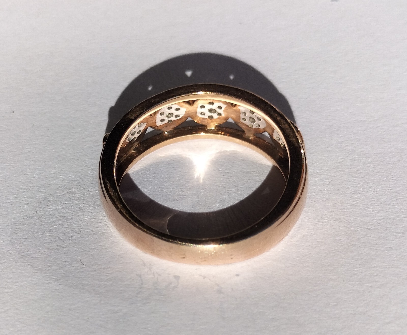 Vintage Handmade Rose Gold Ring with 35x Pavé Set Diamonds, Size O (17.35mm) 4g