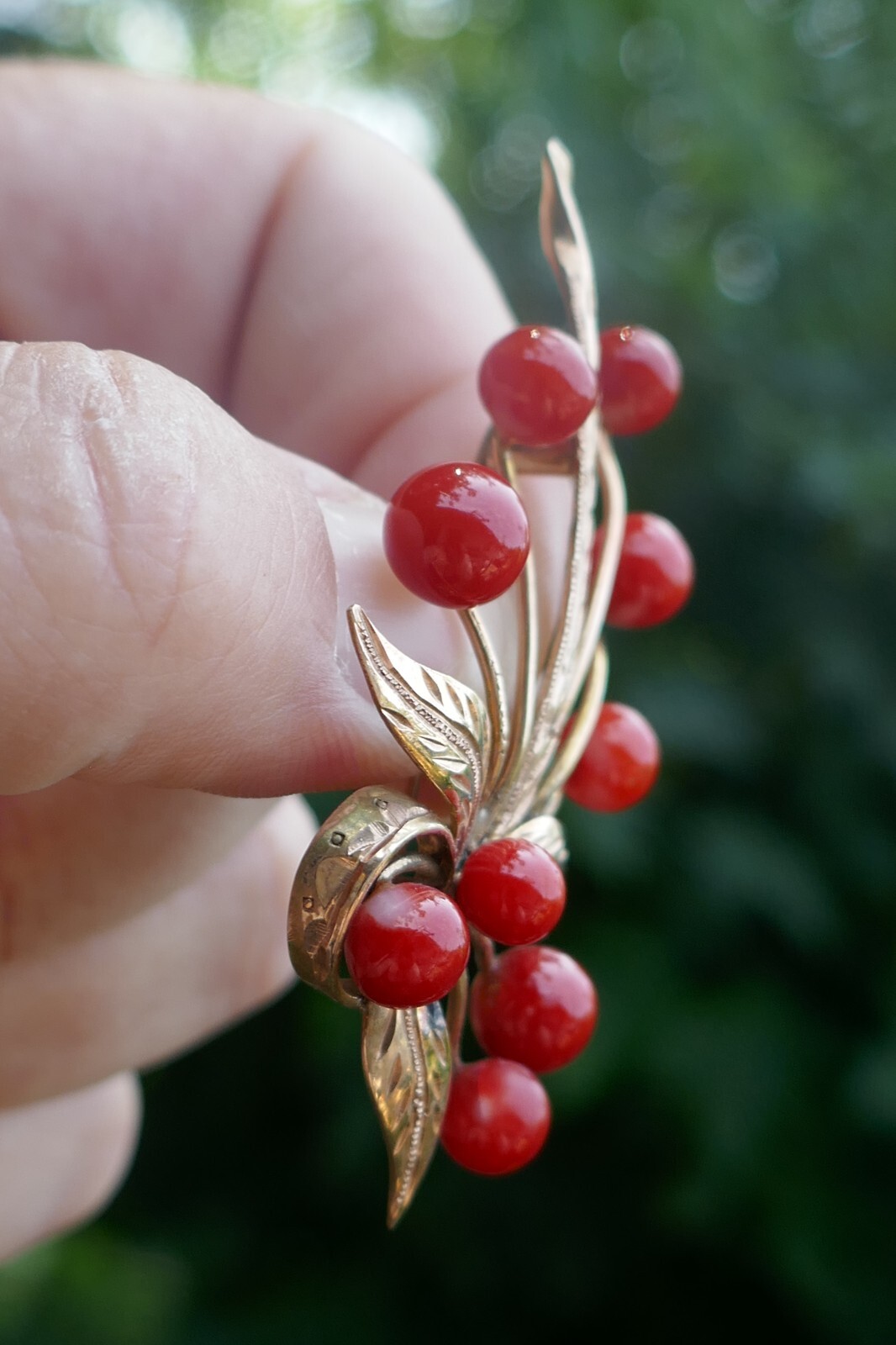 Vintage 10kt+ Rose Gold & 6.4mm Coral Pin / Brooch – 8.6g.