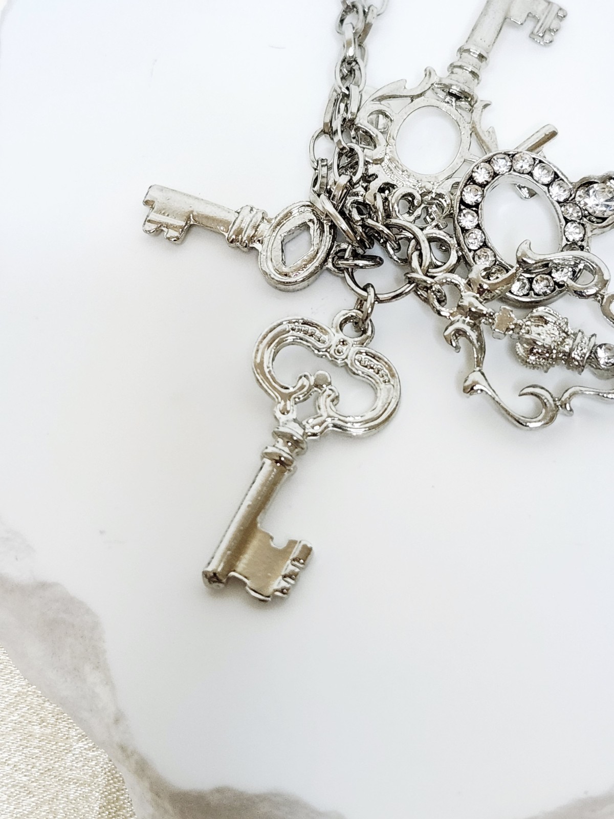 Vintage Silver Tone Multi Key Charm Chain Necklace – 24″