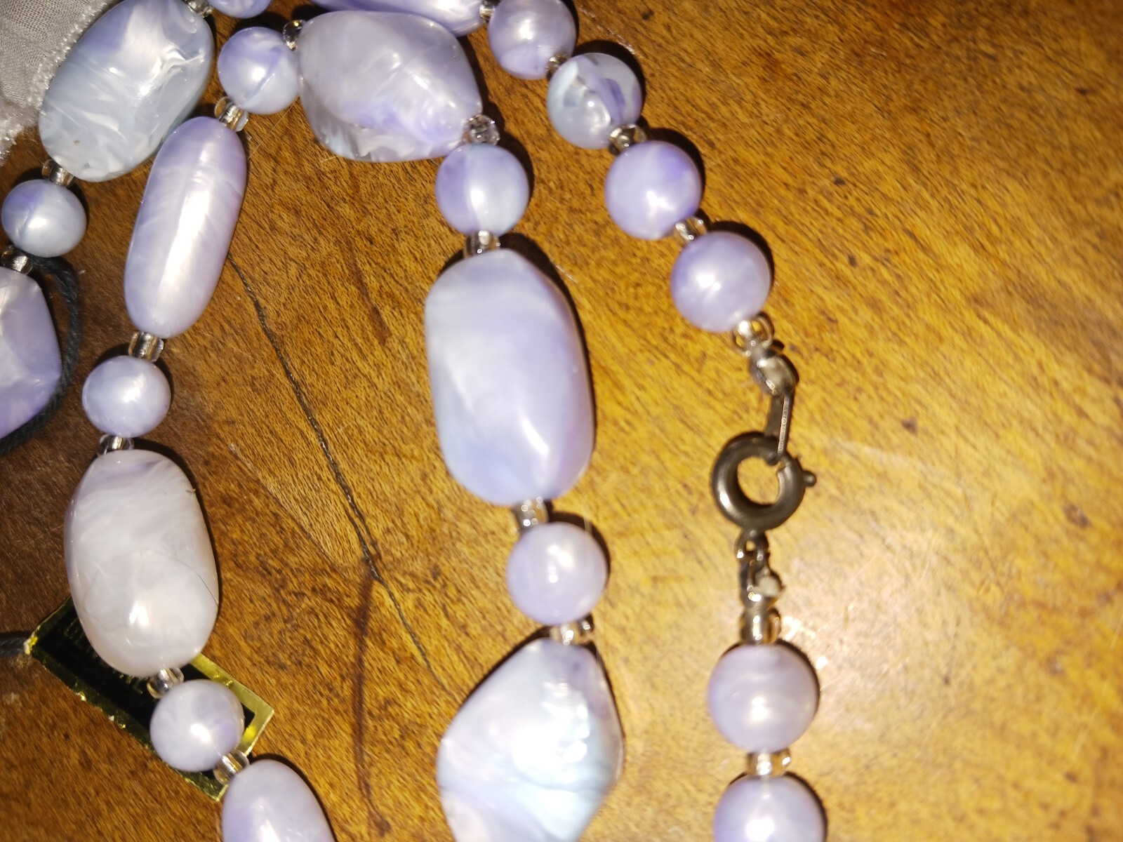 Vintage” Lavender Genuine Lucite Necklace Pearl Tone Pre-owned Costume Jewelry