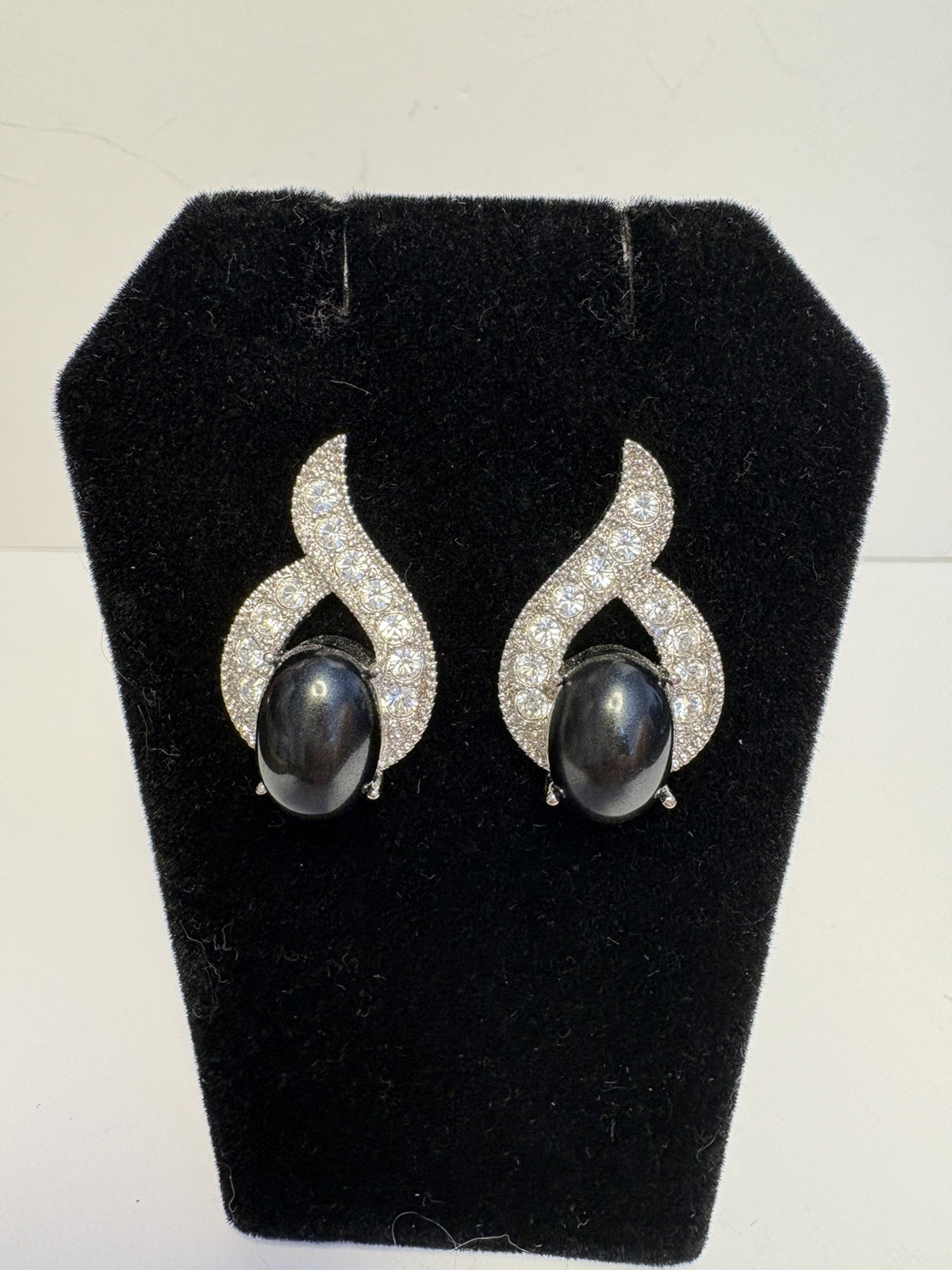 Vintage Fifth Avenue Collection Butler Crystal Rhinestone Earrings Silver Studs