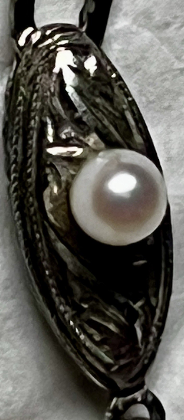 Vintage Sterling Silver Clasp With 4 mm Pearl On Faux Pearl Necklace In Box