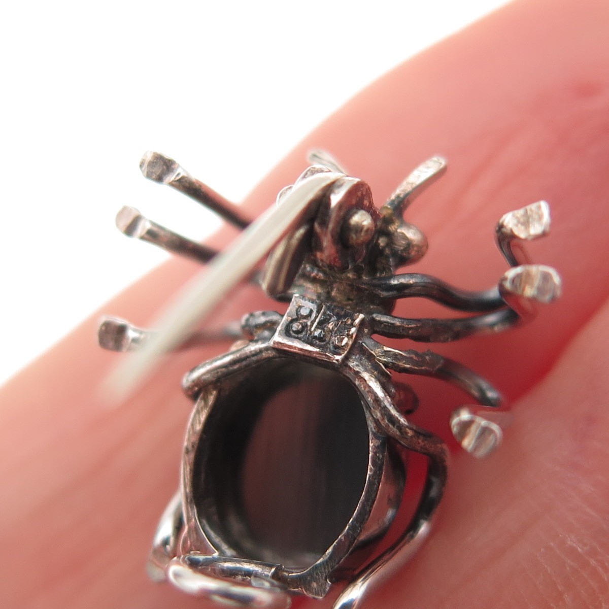 835 Silver Antique Art Deco Real Hematite Spider Oxidized 3D Mini Pin Brooch