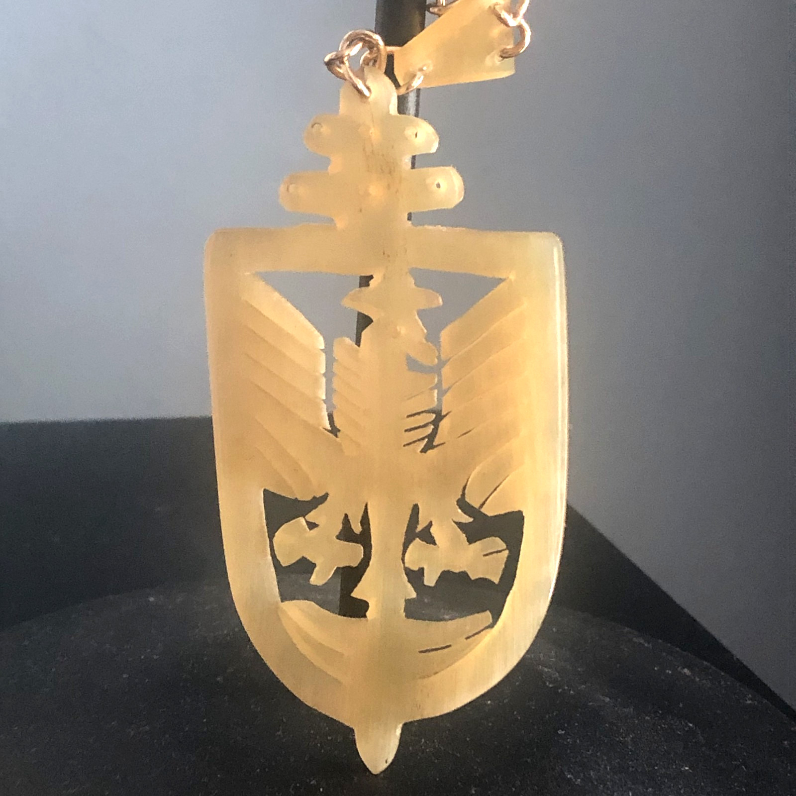 Hand Carved EAGLE PENDANT NECKLACE Natural Horn 33″ Paddle Links ~Unique Vintage