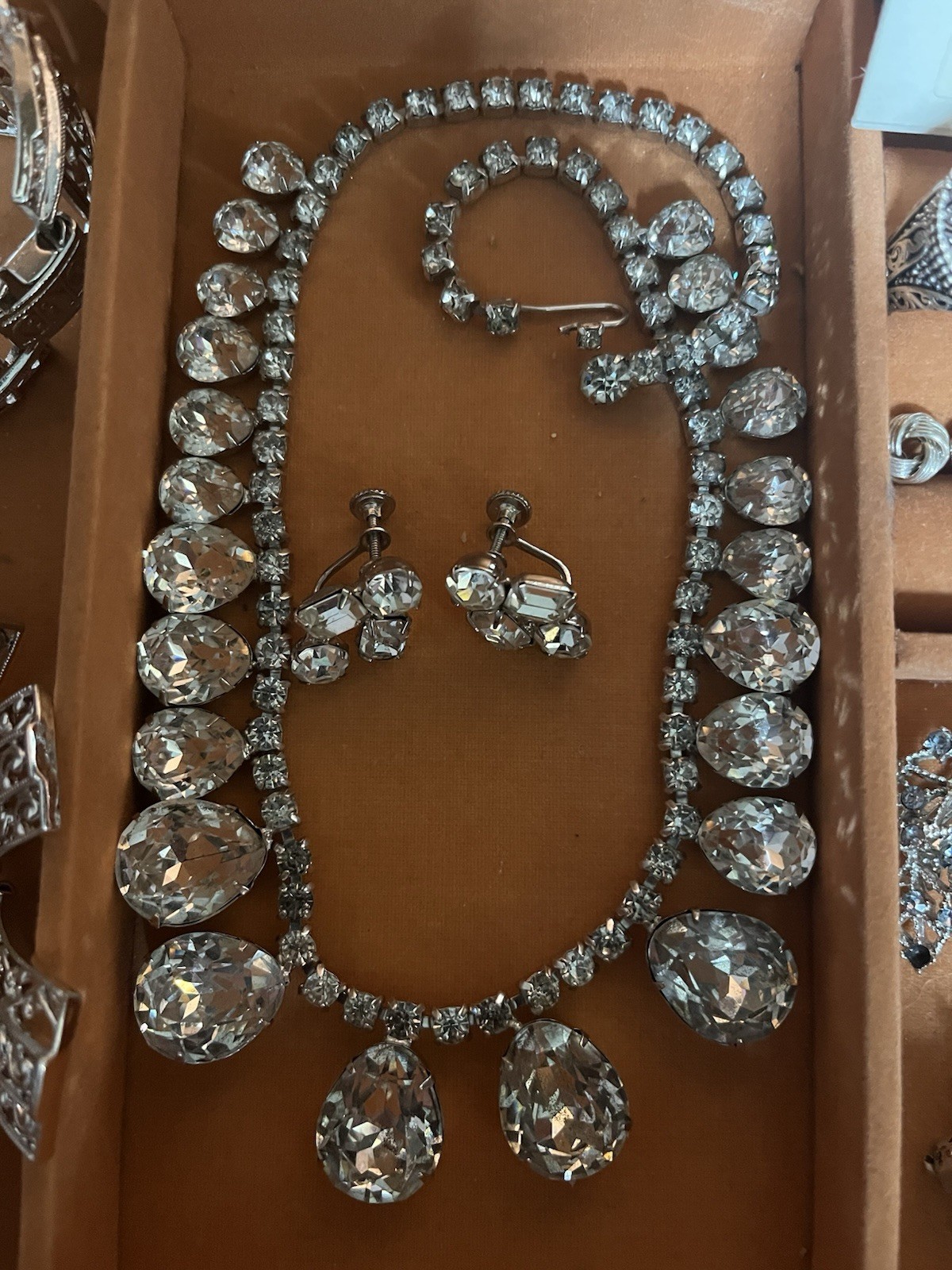 VINTAGE JEWELRY- ESTATE FIND-GOLD & SILVER TONE Lot Of 18! Oscar De la Renta 🔥