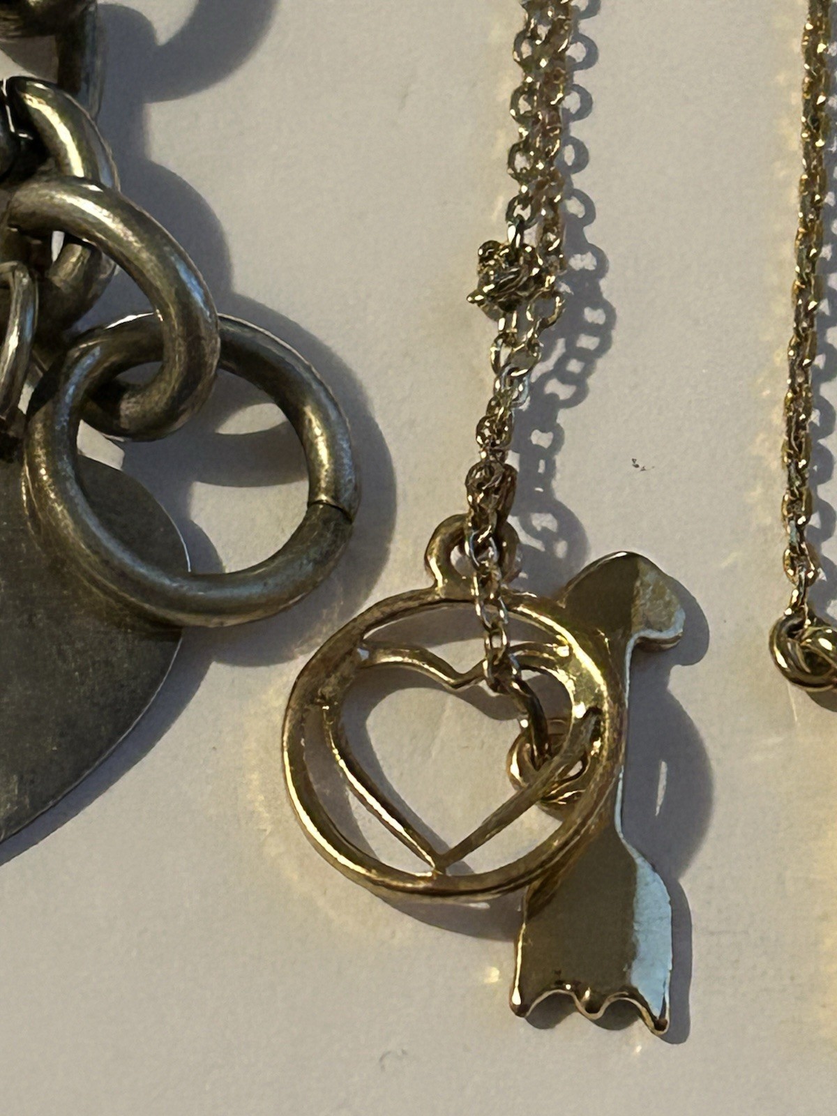 vintage 11 piece Jewelry 4 Necklace 2 Bracelet 3 Pendant 1 Brooch 1 Pin