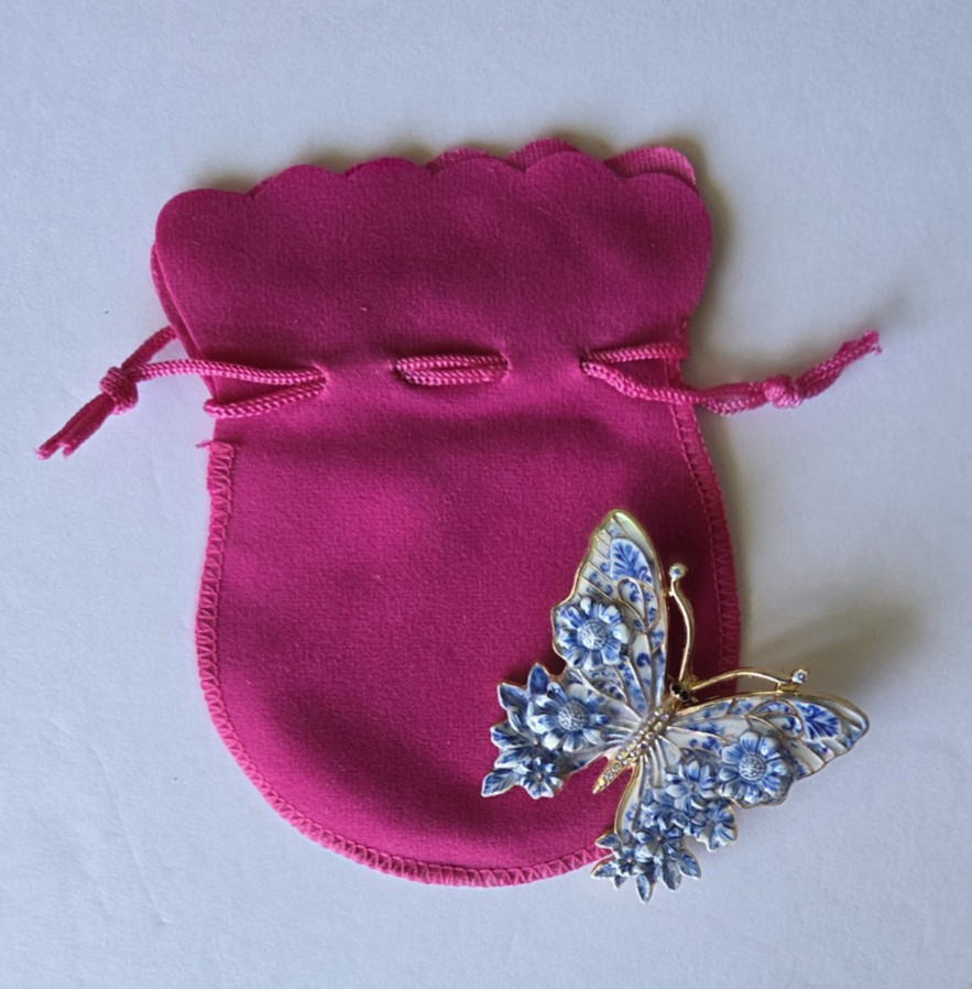 Blue Butterfly Brooch Gorgeous 3D Art Gold Tone & Rhinestones in Pink Gift Pouch