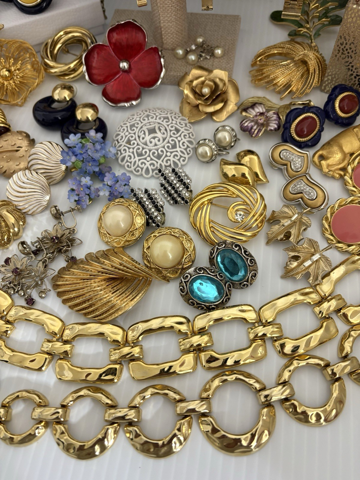 Vintage To Mod Jewelry Lot 81 Pieces Bold Signed Unsigned Designer Mixed Lot
