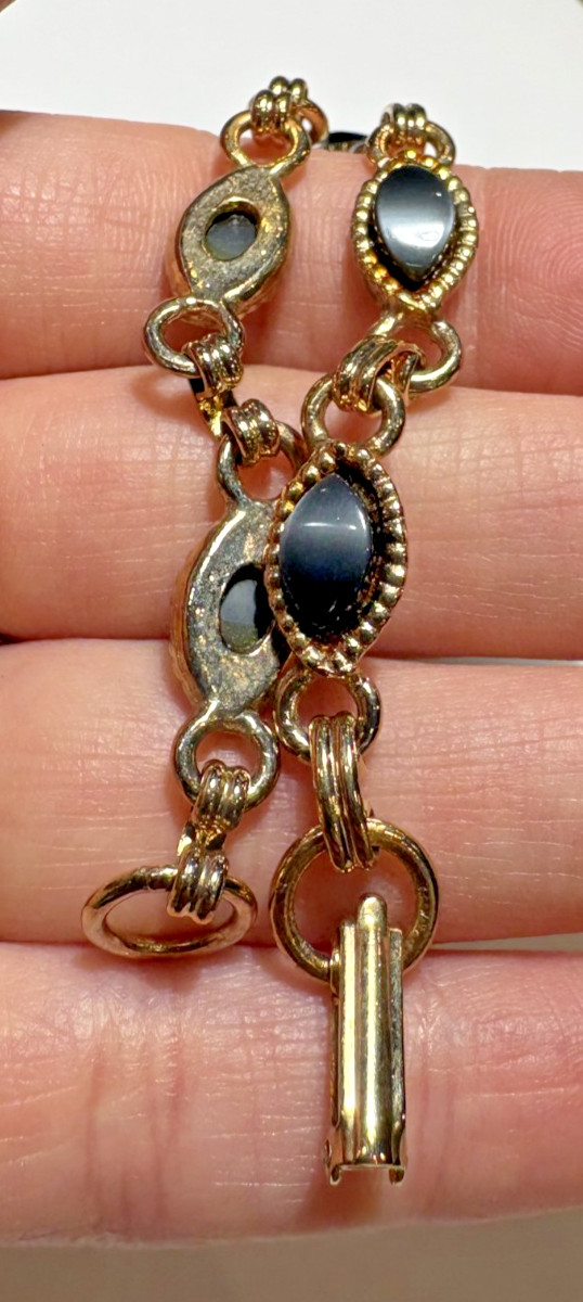 Vintage Scarab Link Style dark grey plastic marquise cab gold tone 7″ Bracelet