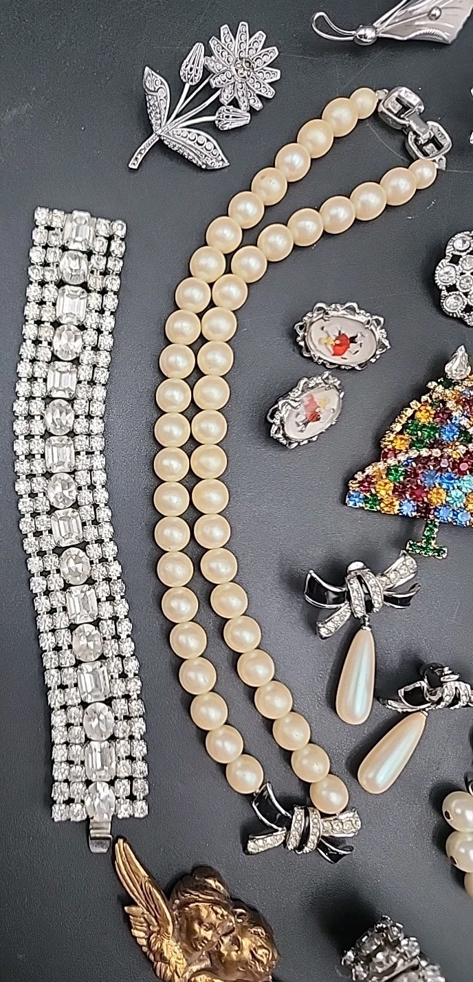 Vtg Costume Jewelry Lot Rhinetones Signed & Unsigned WEISS, JULIANA? Etc