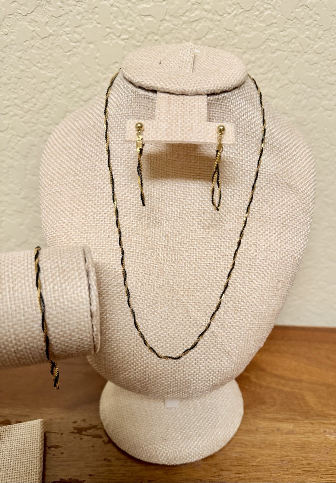 Vintage Gold & Black Twisted Chain Necklace Bracelet & Earrings Set