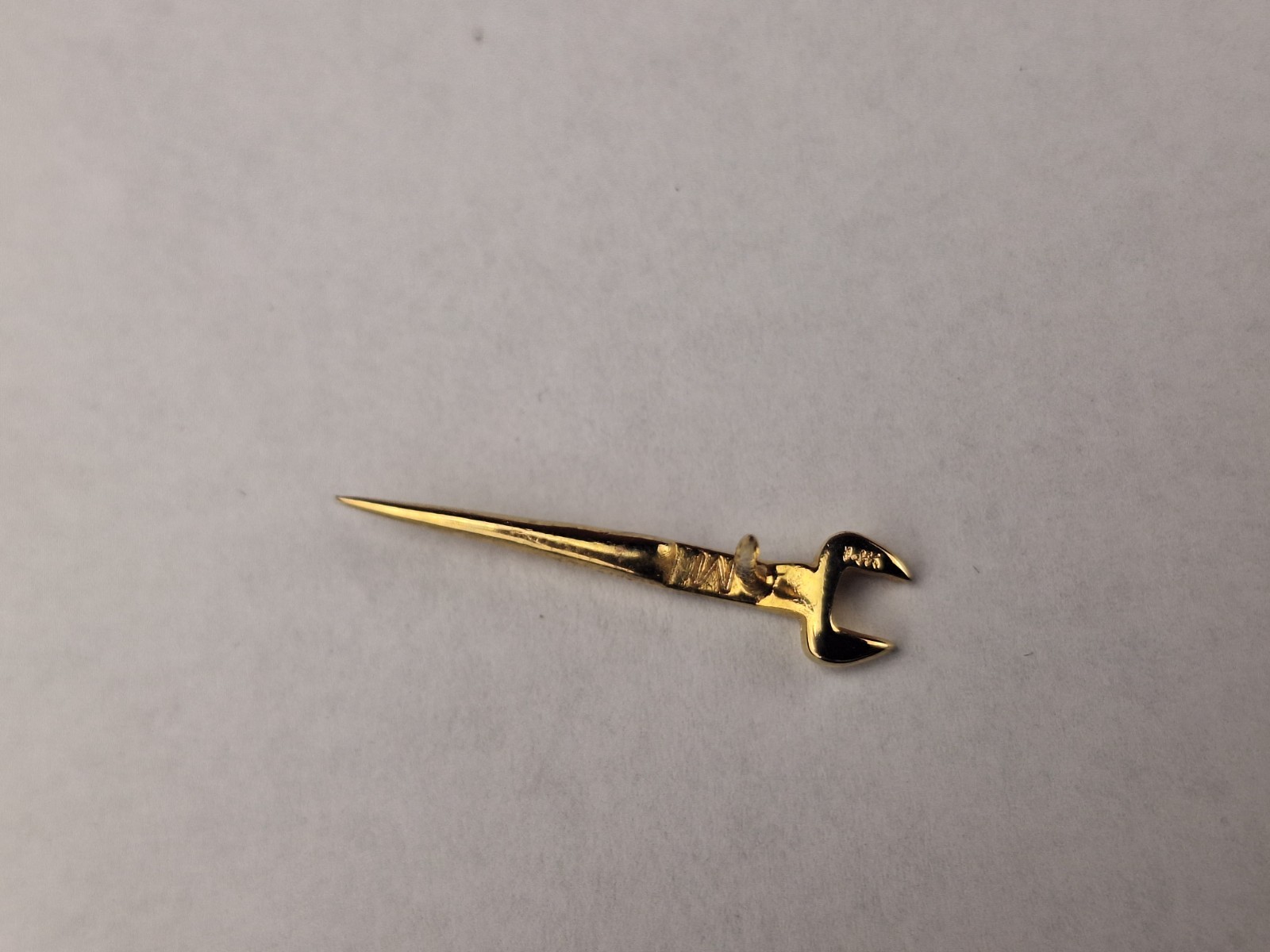 14K Solid Yellow Gold Iron Workers 3/4″ Wrench Tie Lapel Pin 1.59 grams