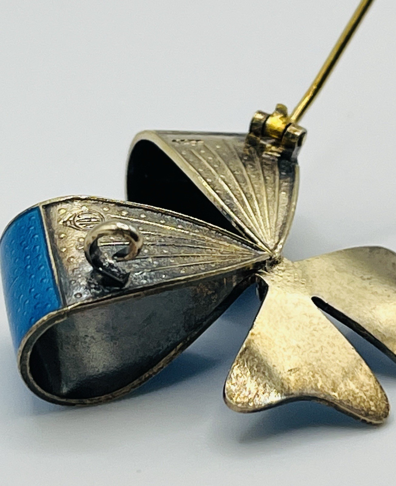 Vtg N.A Jørgensen-Norway Sterling Silver & Blue Guilloche Fish Bow Pin/Brooch