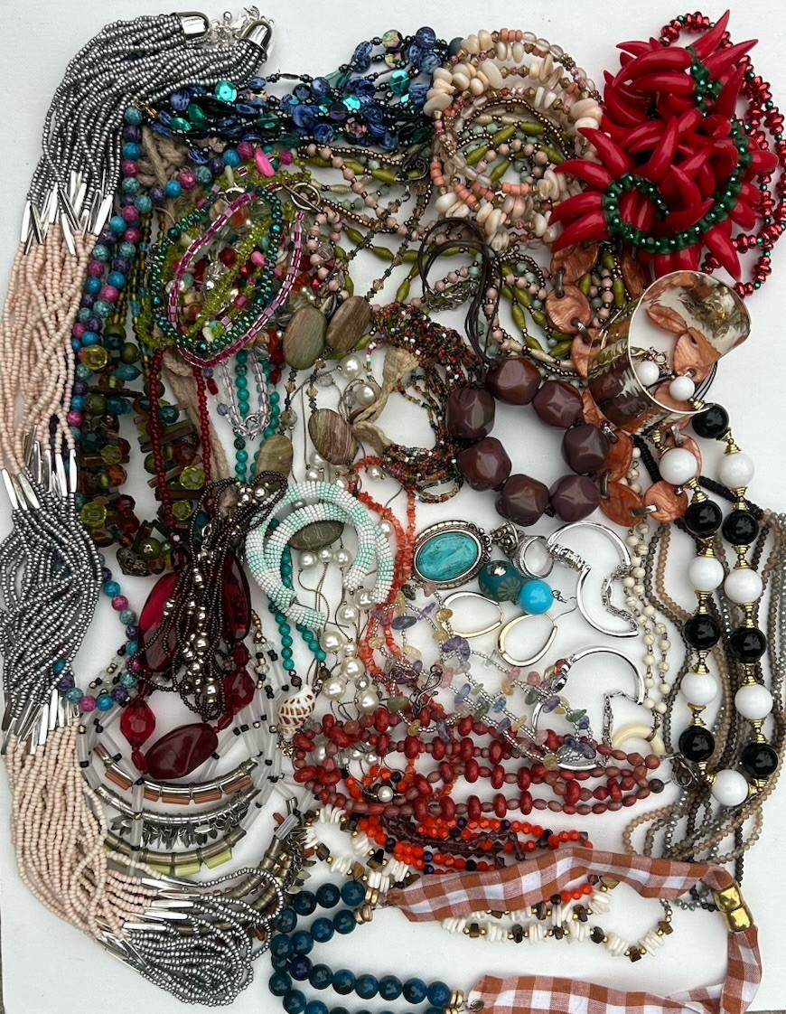 VTG Beaded Large Nice Jewelry Lot Of 40 Necklaces Bracelets Earrings SEE PICS