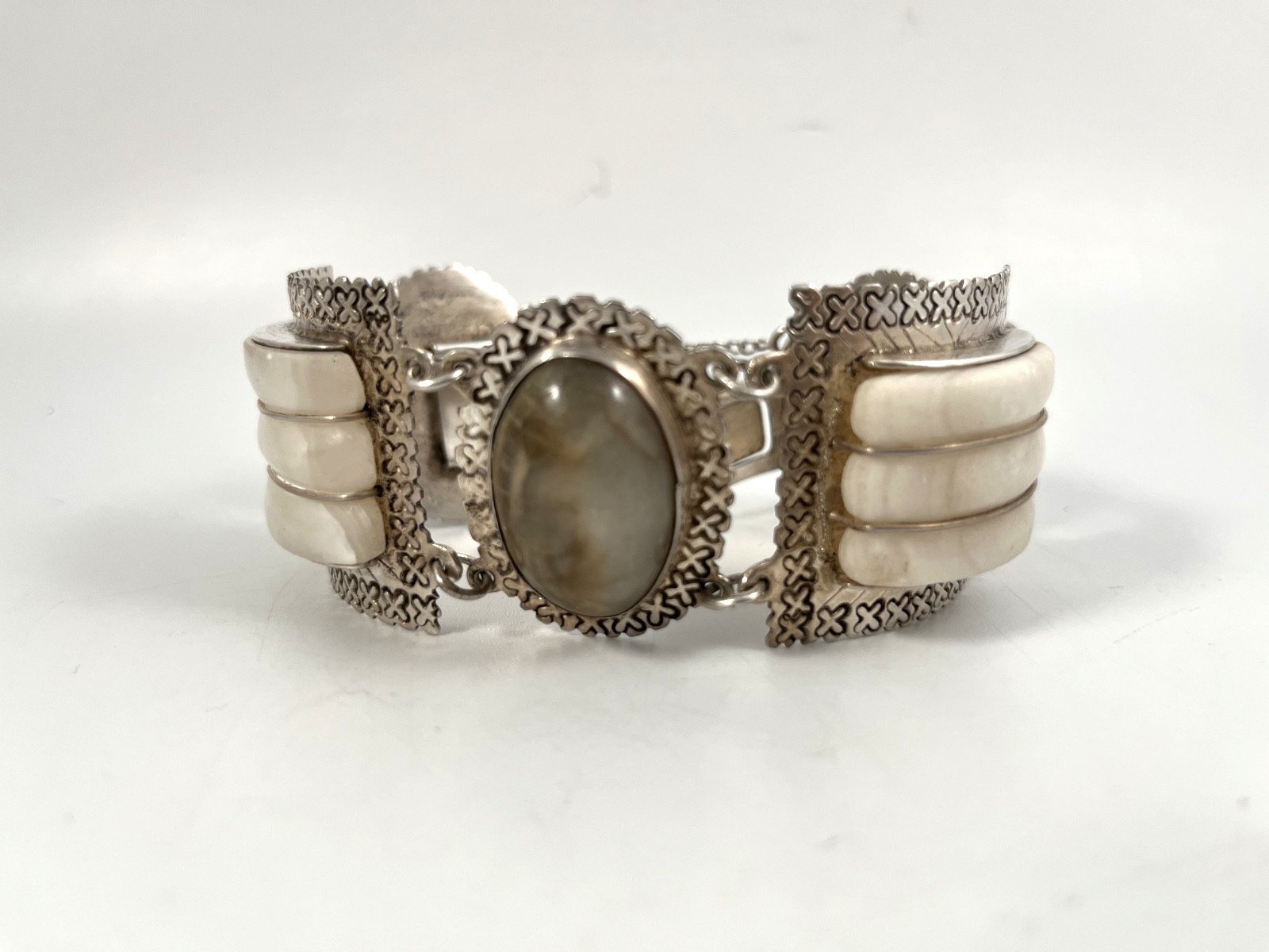 VINTAGE SILVER MEXICO BEIGE & WHITE AGATE PANEL BRACELET 7.25