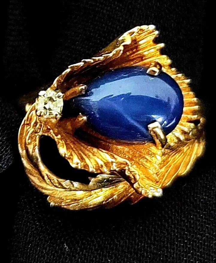 VINTAGE 14K GOLD BLUE STAR SAPPHIRE CABOCHON DIAMOND RING STUNNING!