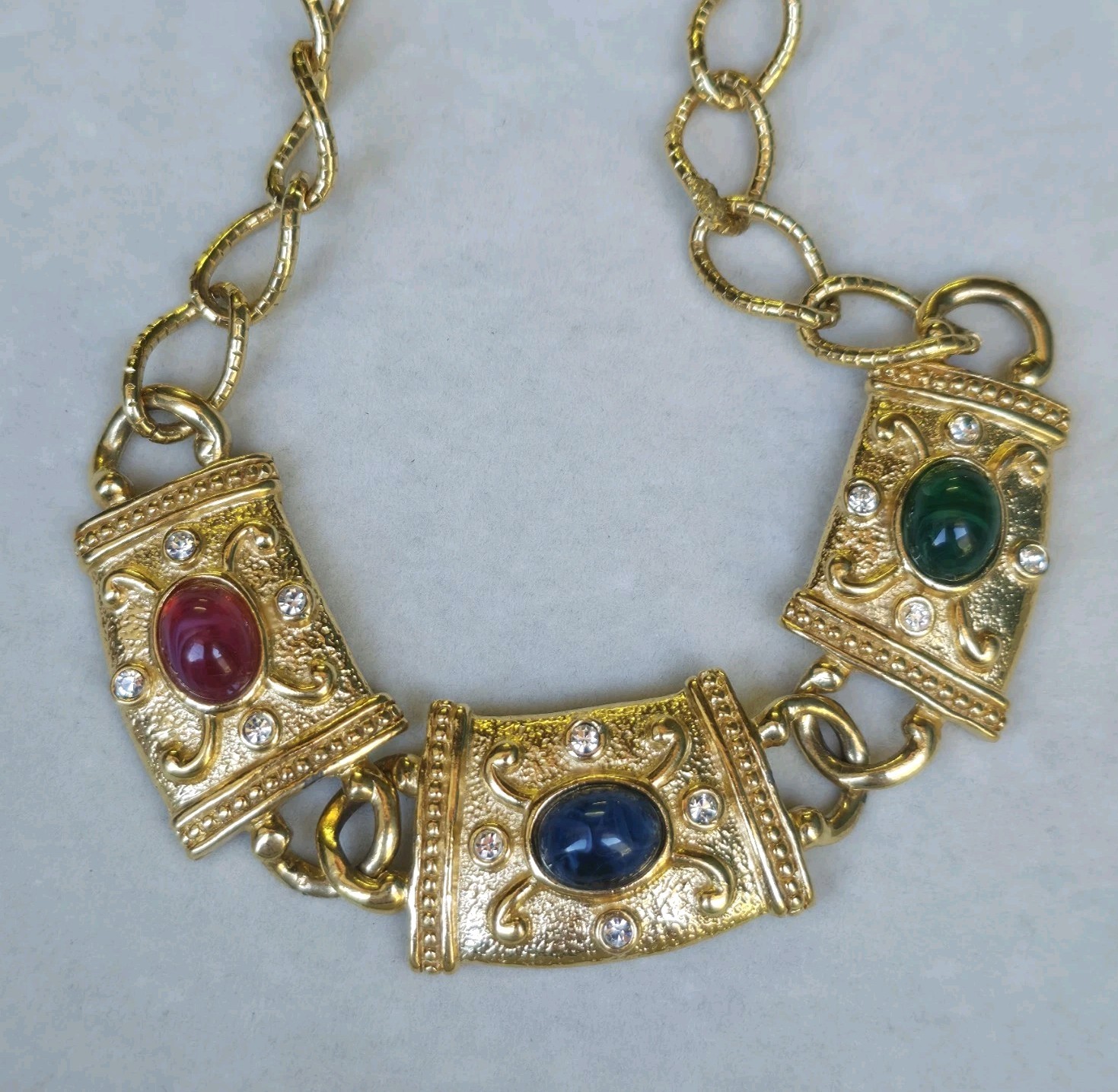 Vintage AVON Necklace Etruscan style Essential Treasures Gold Tone Choker Read