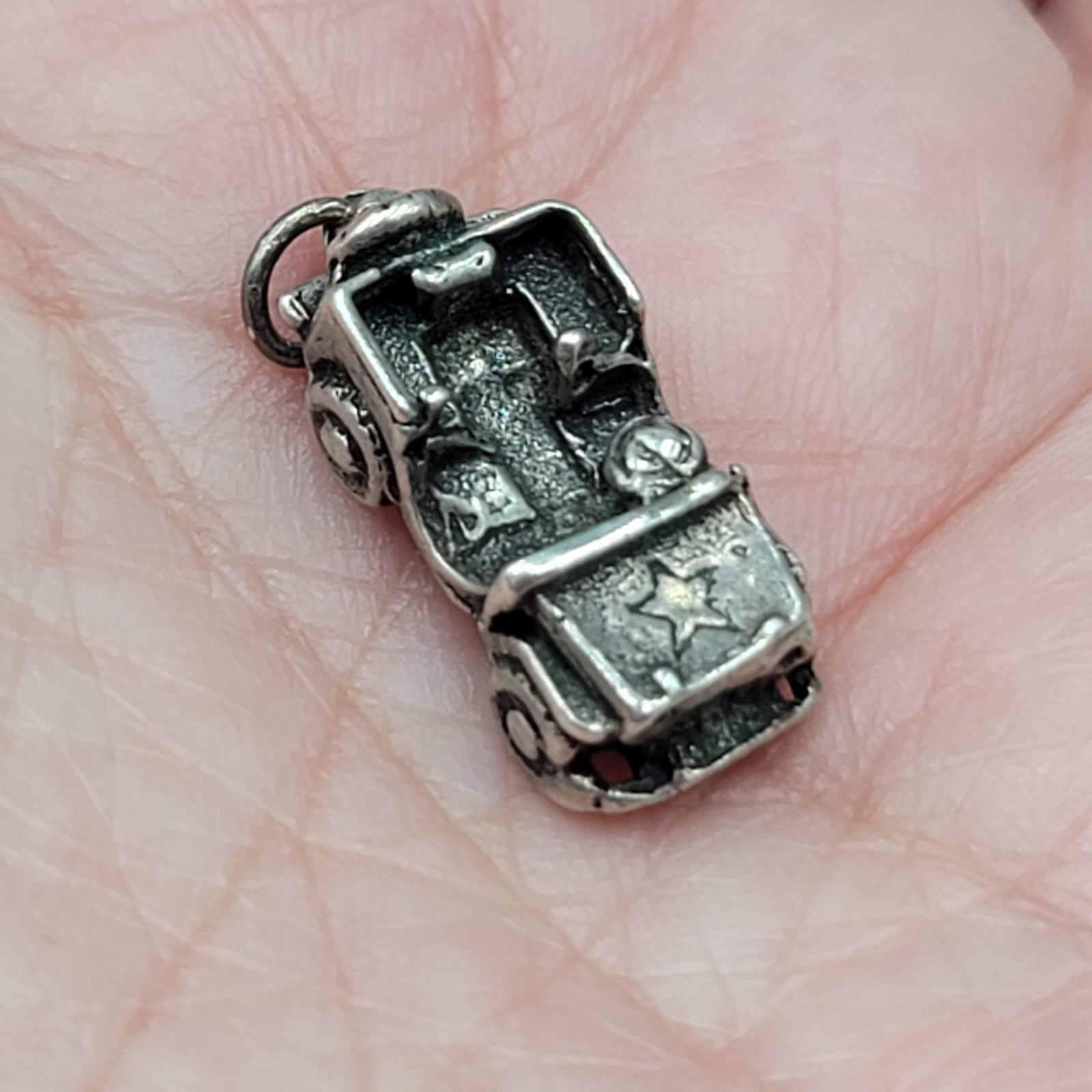 VINTAGE Sterling WWII MILITARY JEEP Silver Bracelet Charm 3/4″