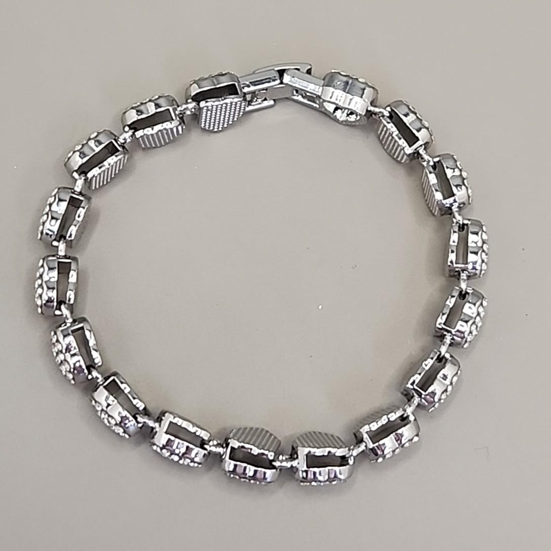 Vintage Heart Bracelet Pave Clear Rhinestones Silver Tone Linked 7.25″