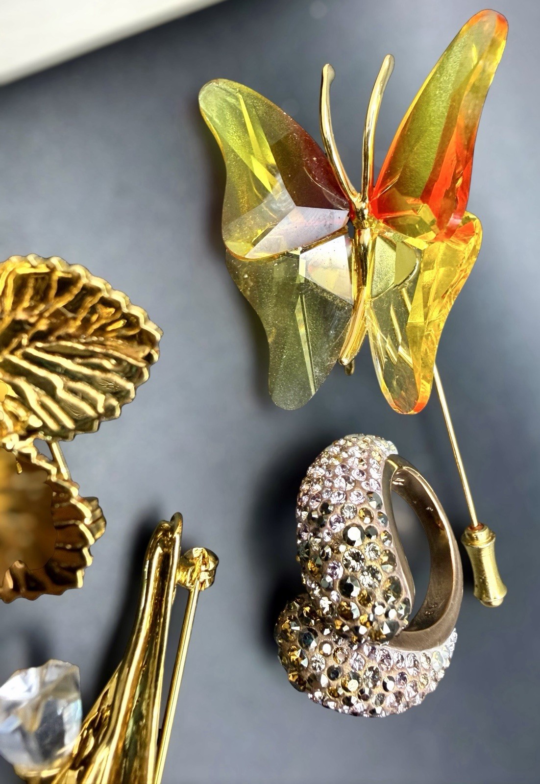 7 Piece Vtg SWAROVSKI Crystal Jewelry Lot Brooches Bracelet Stick Pin & Ring