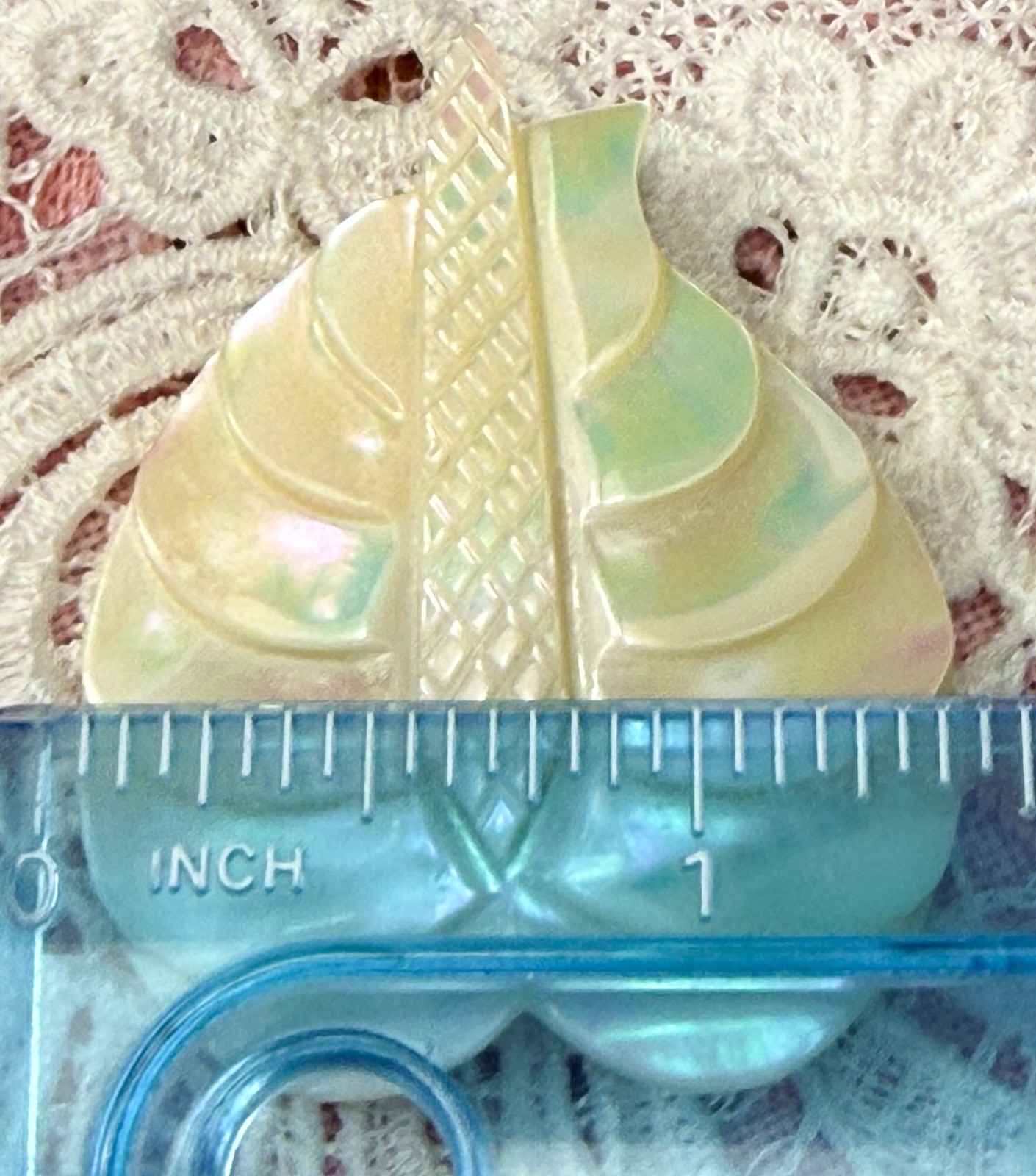 GORGEOUS Carved Brooch 1-3/4” Mother of Pearl ANTHURIUM Plant Bloom Pin