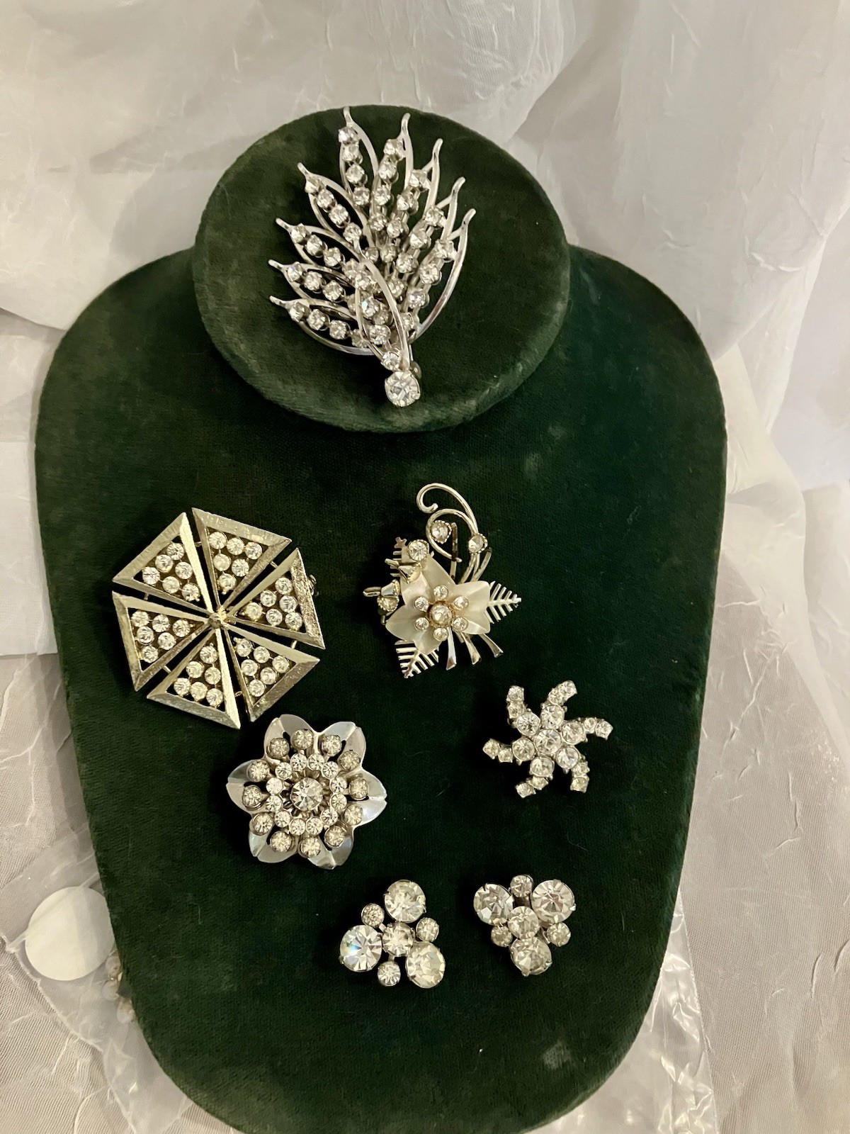 VTG. Rhinestone Brooch/Pin Silver Tone Lot 7 Pcs. EC SPARKLE 2 3/4′