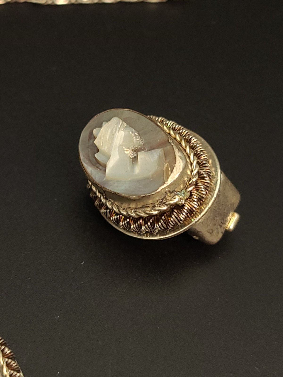 Vintage Carved Shell Cameo Parure Set Necklace Bracelet Earrings