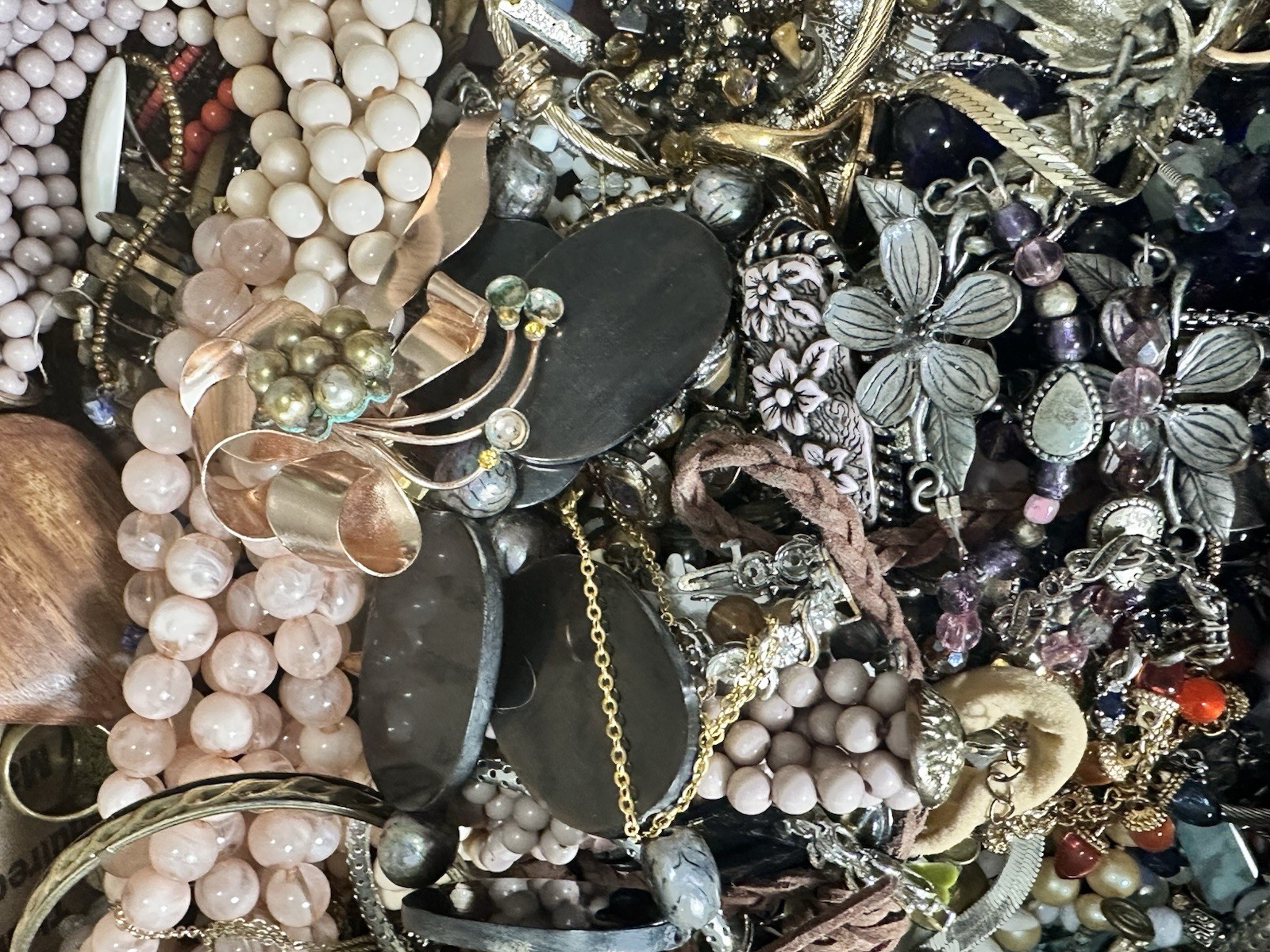 Vintage To Now Junk Drawer Jewelry Lot Unsearched Untested 15 Pounds – AM1