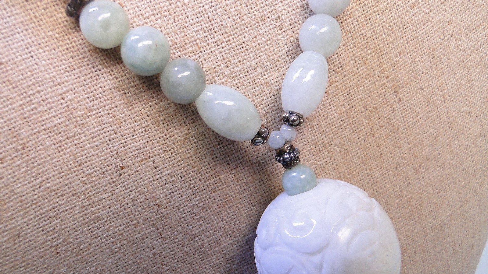 Gorgeous Carved Jade Bead Sterling Dangle Beaded Necklace