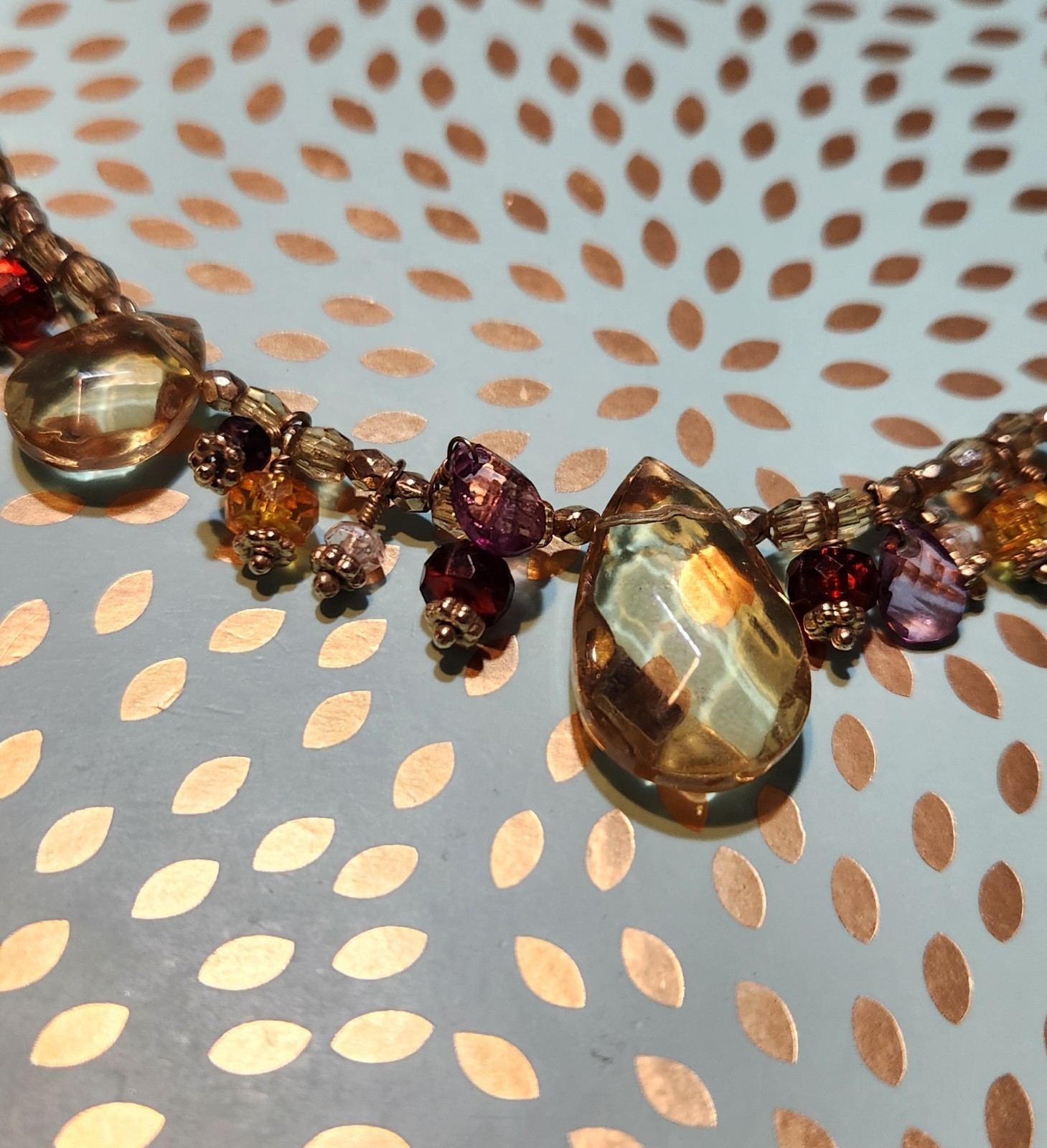 Vtg Cookie Lee faceted Purples/Yellows Lucite Charm Necklace on pale Gold chain