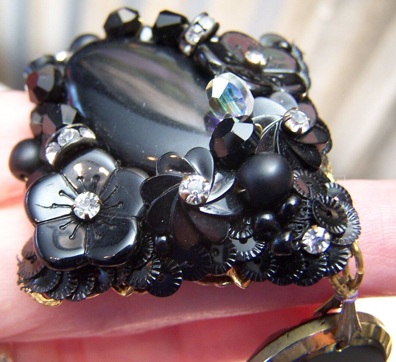 Unsigned Miriam Haskell Pendant/Vtg Black Molded Glass Floral Beads/NOS w Tag