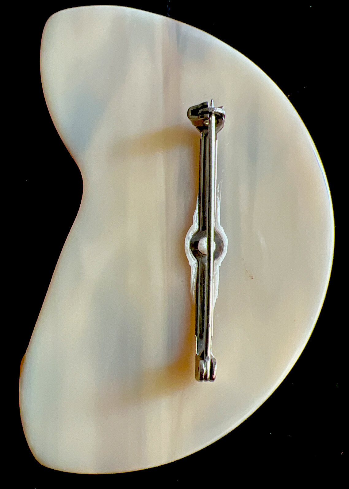 Vintage Contemporary Resin Faux Brown Marble Half Moon Brooch Silvertone Pin
