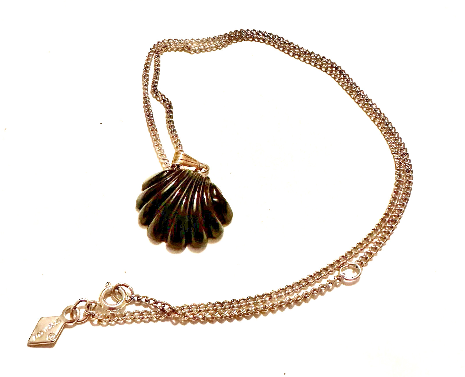 Vintage Signed Sarah Coventry Black Shell Pendant Necklace Silver Tone 18.5″