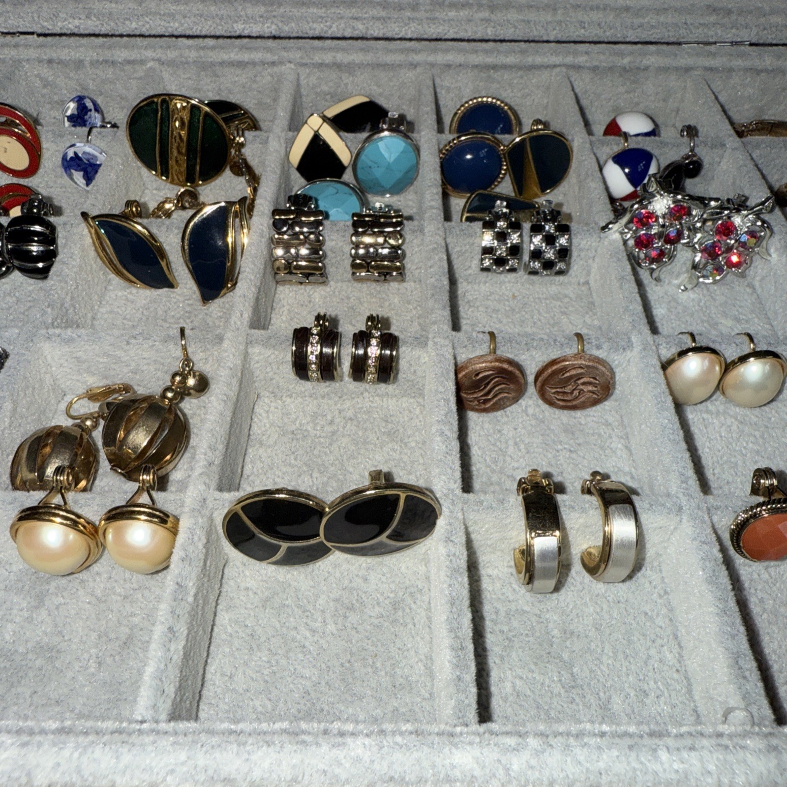 Lot 35 Vtg Clip On Earrings 70’s 80’s 90’s RetroMod Statement Multicolor W/case