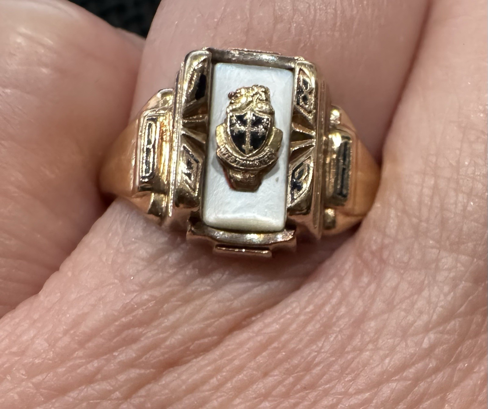 Vintage 1983 Josten’s Classic Mother Of Pearl 10k Yellow Gold Class Ring 6.5 EUC