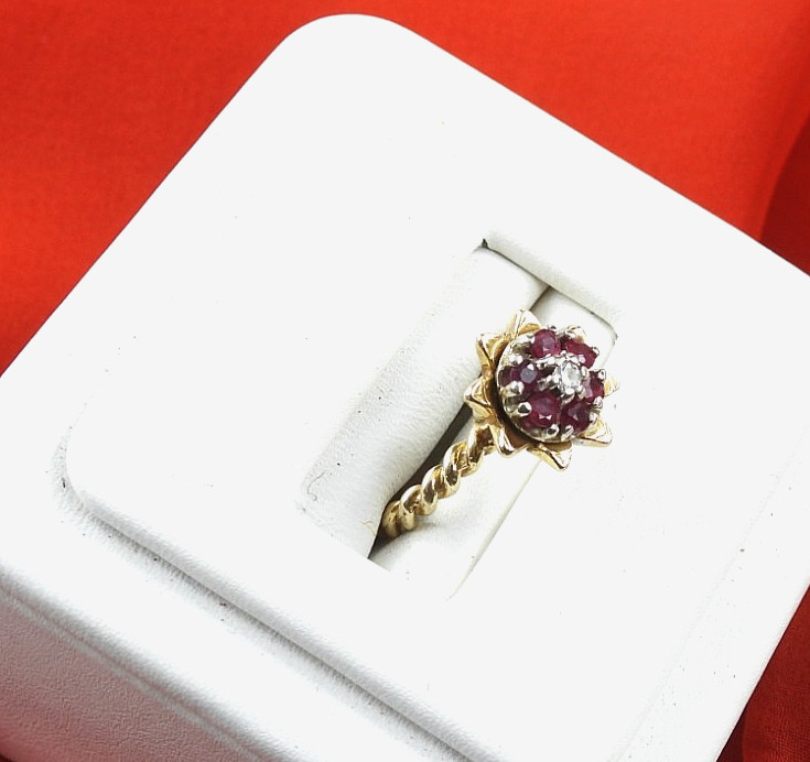 Vintage Solid 14K Yellow Gold Ring Ruby Diamond Cluster Fine Fancy Jewelry