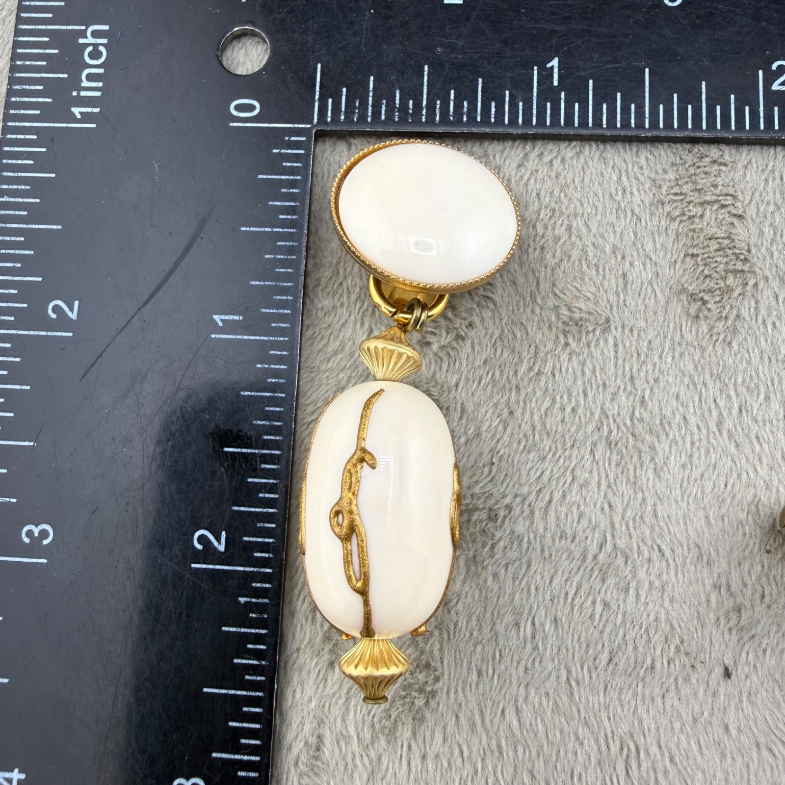 Vintage Made In Italy Clip On Earrings Gold Tone Dangle