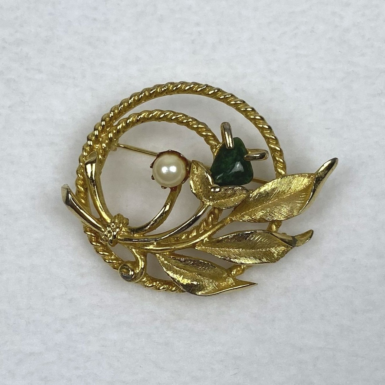 Vintage Sarah Coventry Jade Garden Gold Tone Brooch Faux Pearl Floral Pin