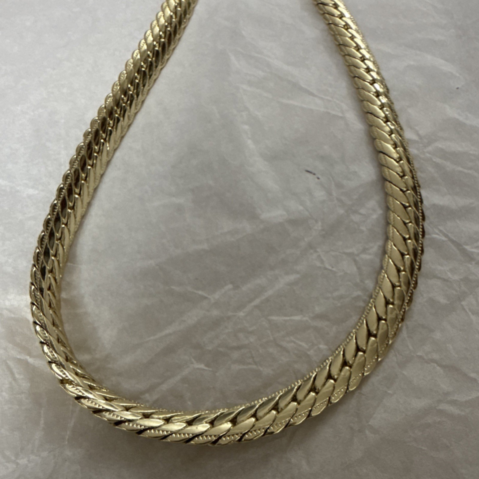 Gold Tone Fashion Jewelry Set Necklace and Bracelet for Unisex Adults
